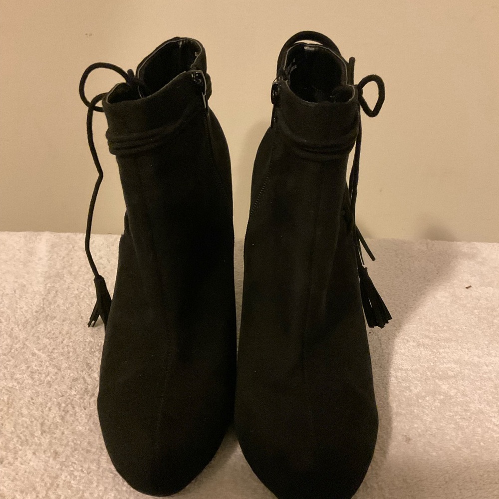 Elegant Black Ankle Boots